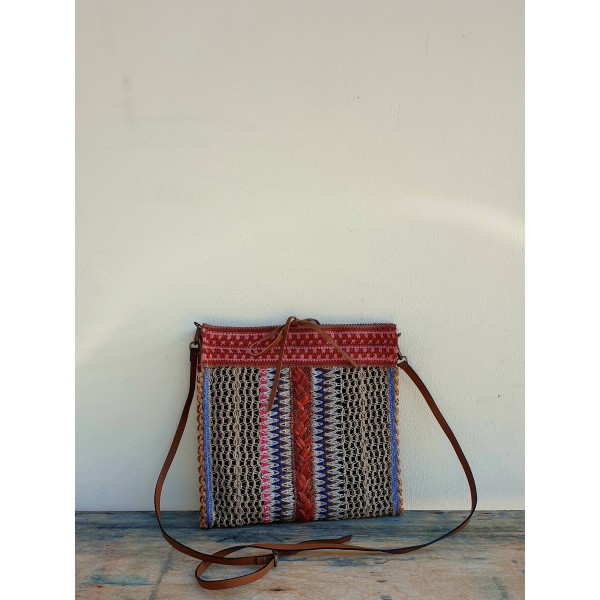 Exquisite J šiaudinė rankinė 